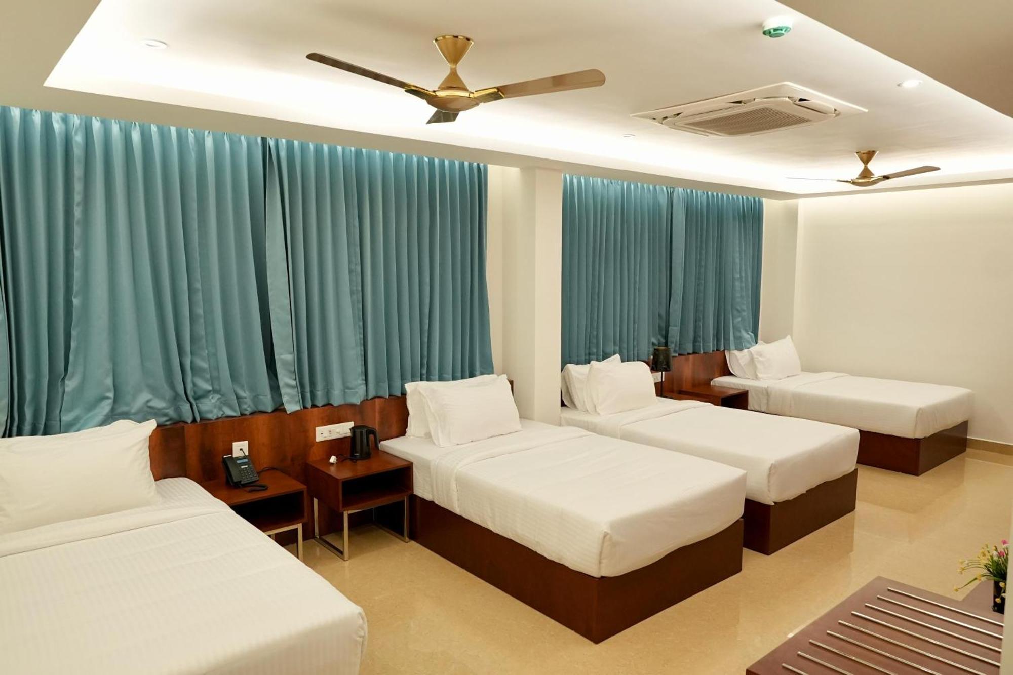 Le Royale Palace Karaikal Exterior foto