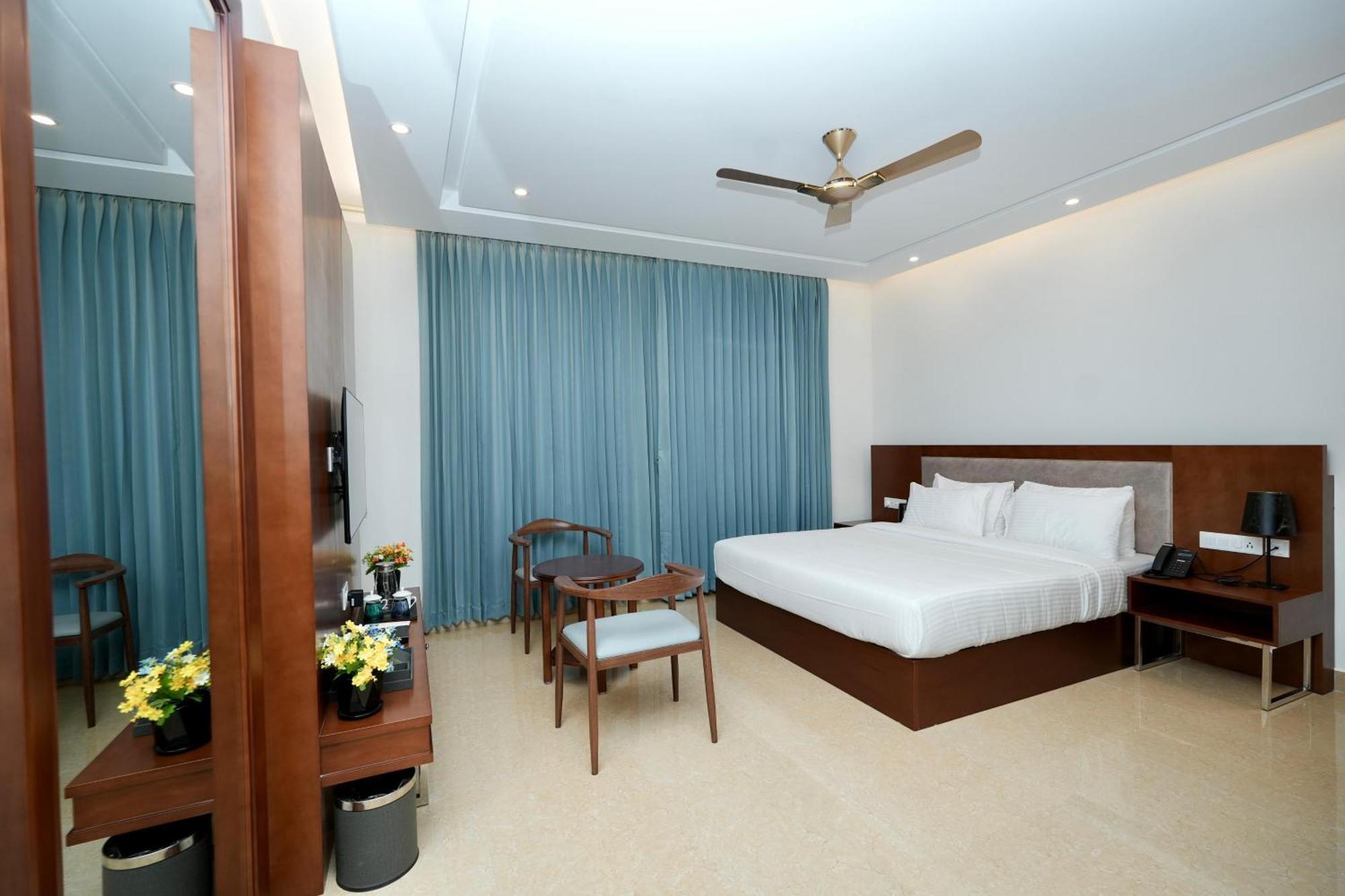 Le Royale Palace Karaikal Exterior foto