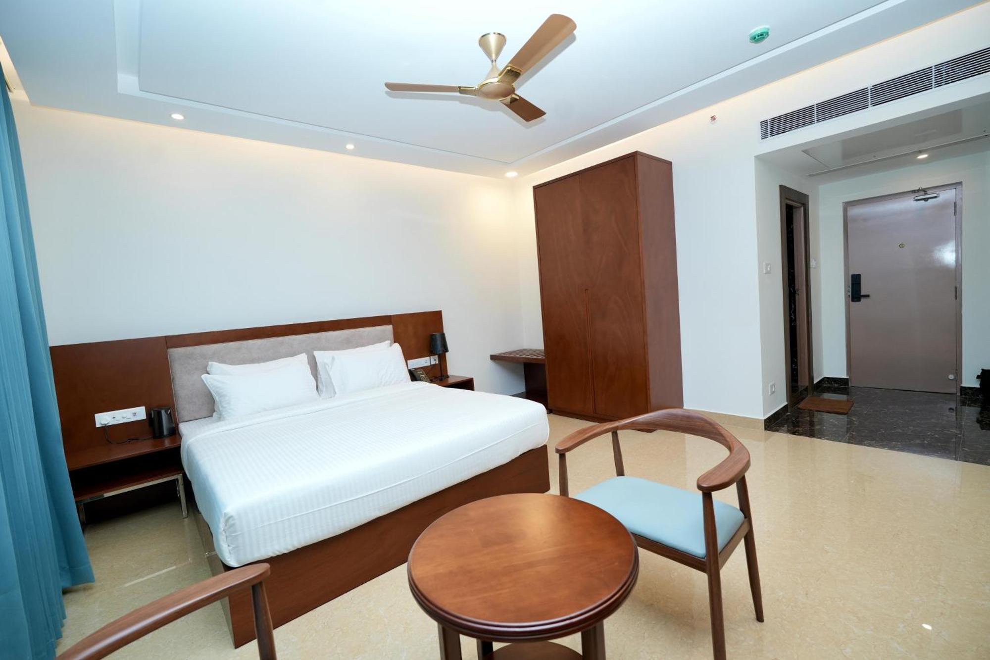 Le Royale Palace Karaikal Exterior foto